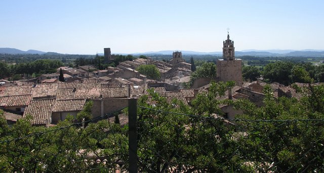 321 Cucuron.jpg -                                
